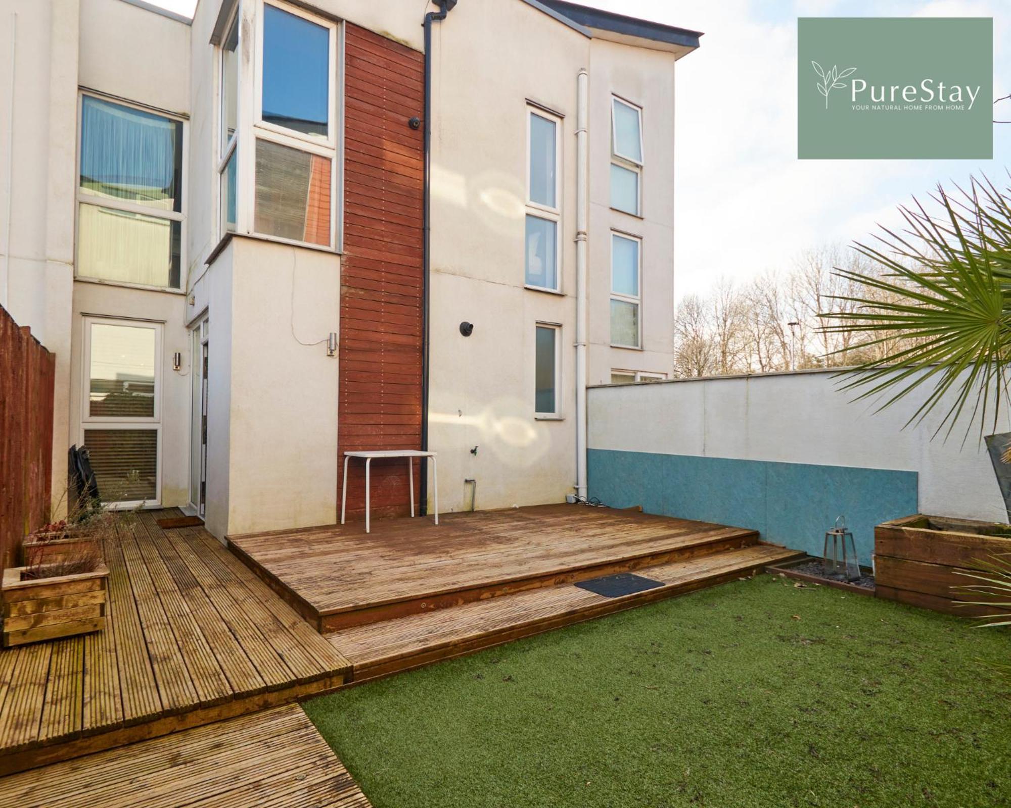 Superb House Manchester Near Etihad With Free Parking Sleeps 8 Exterior foto