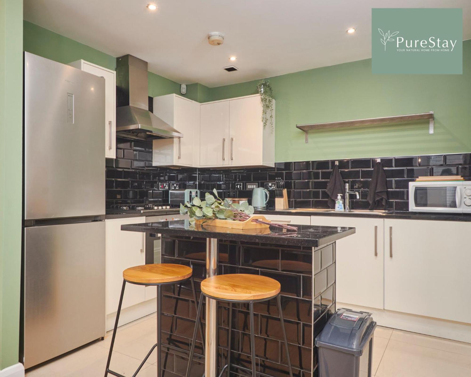 Superb House Manchester Near Etihad With Free Parking Sleeps 8 Exterior foto