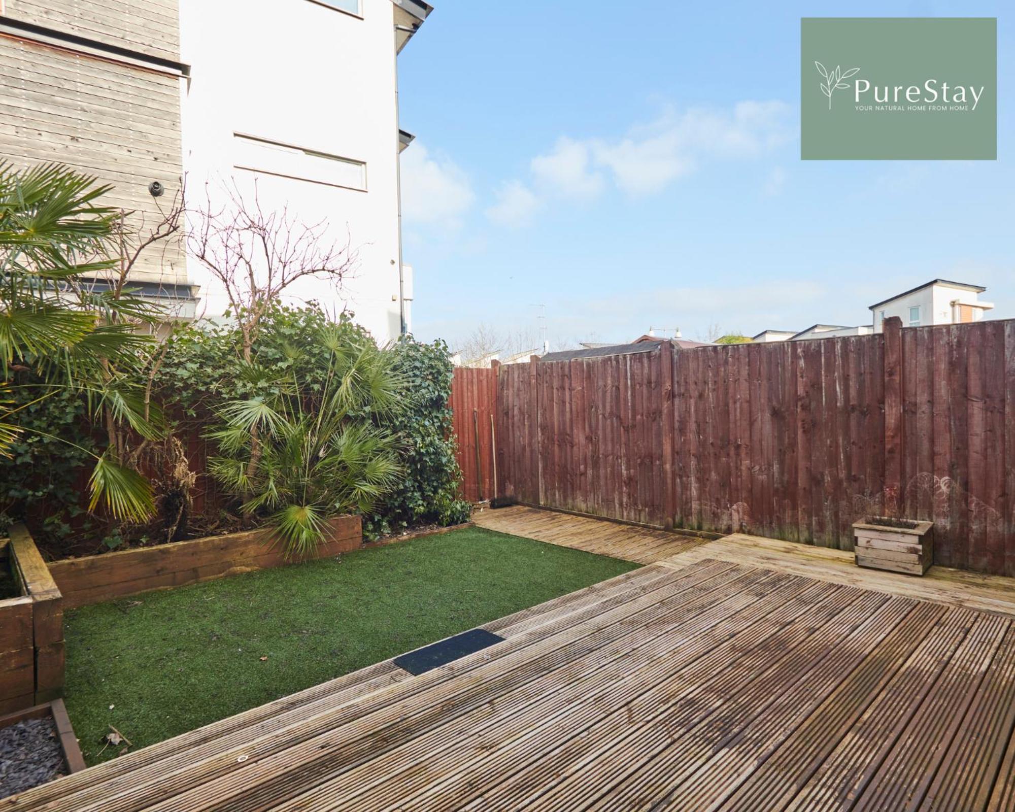 Superb House Manchester Near Etihad With Free Parking Sleeps 8 Exterior foto